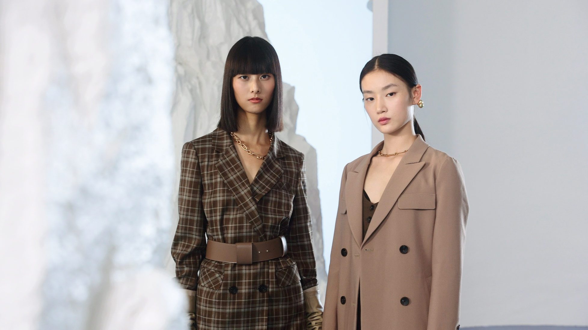 shui yun jian between the water and clouds still from the fashion editorial video