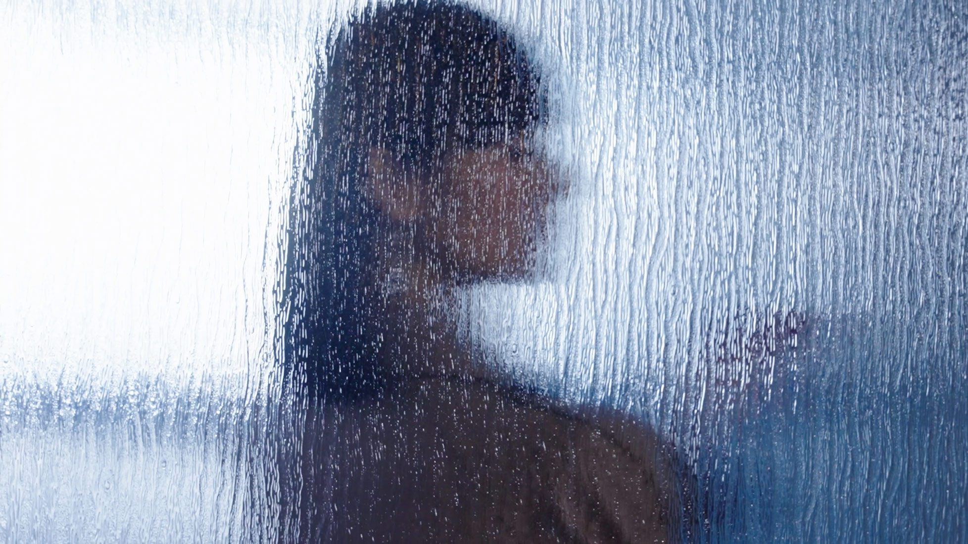 shui yun jian between the water and clouds still from the fashion editorial video