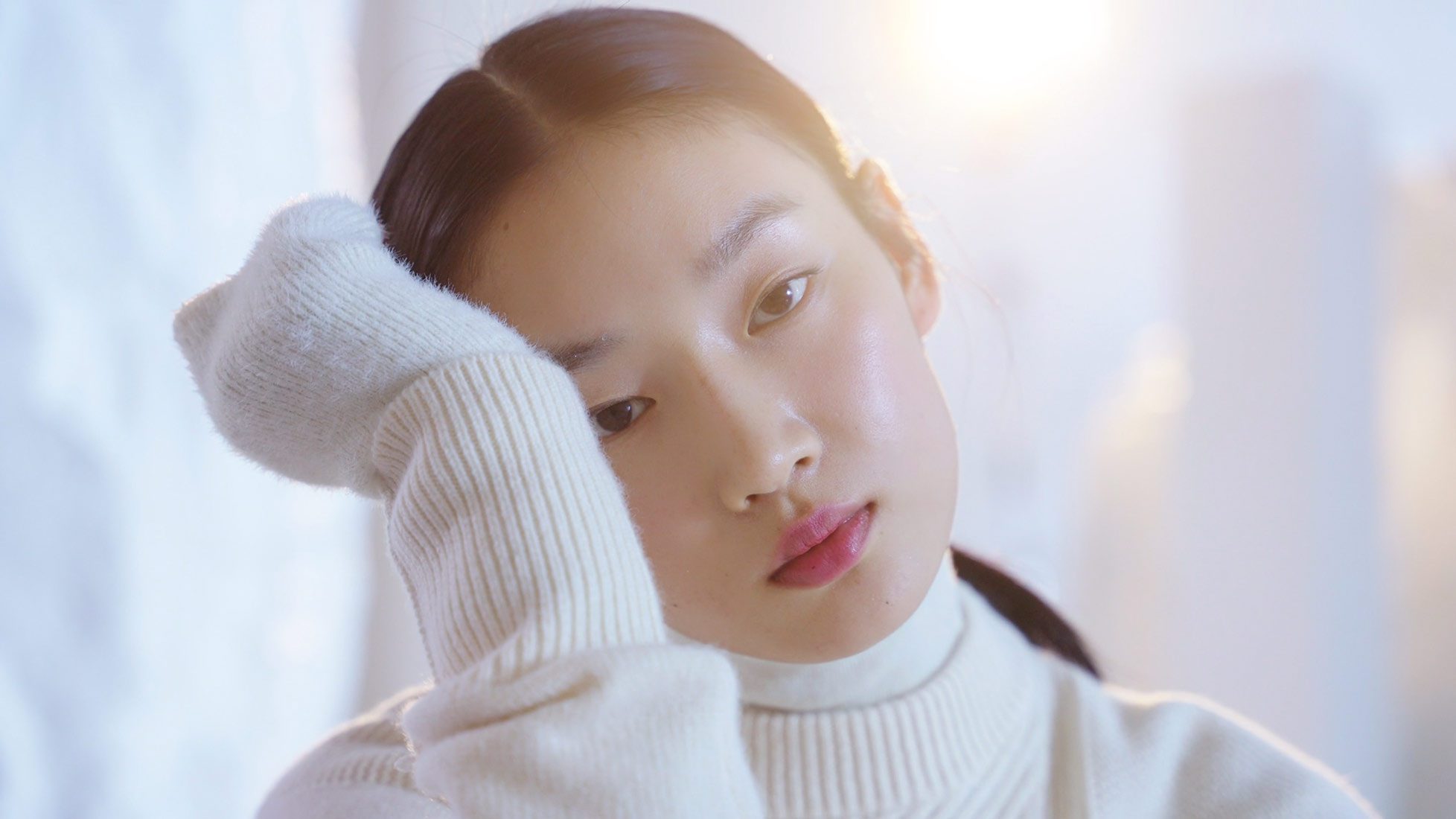 shui yun jian between the water and clouds still from the fashion editorial video