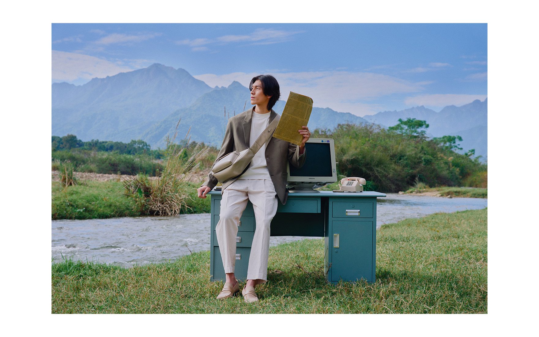 Everbest shoes and handbag photography campaign for spring collection. Fashion photography in nature, China.