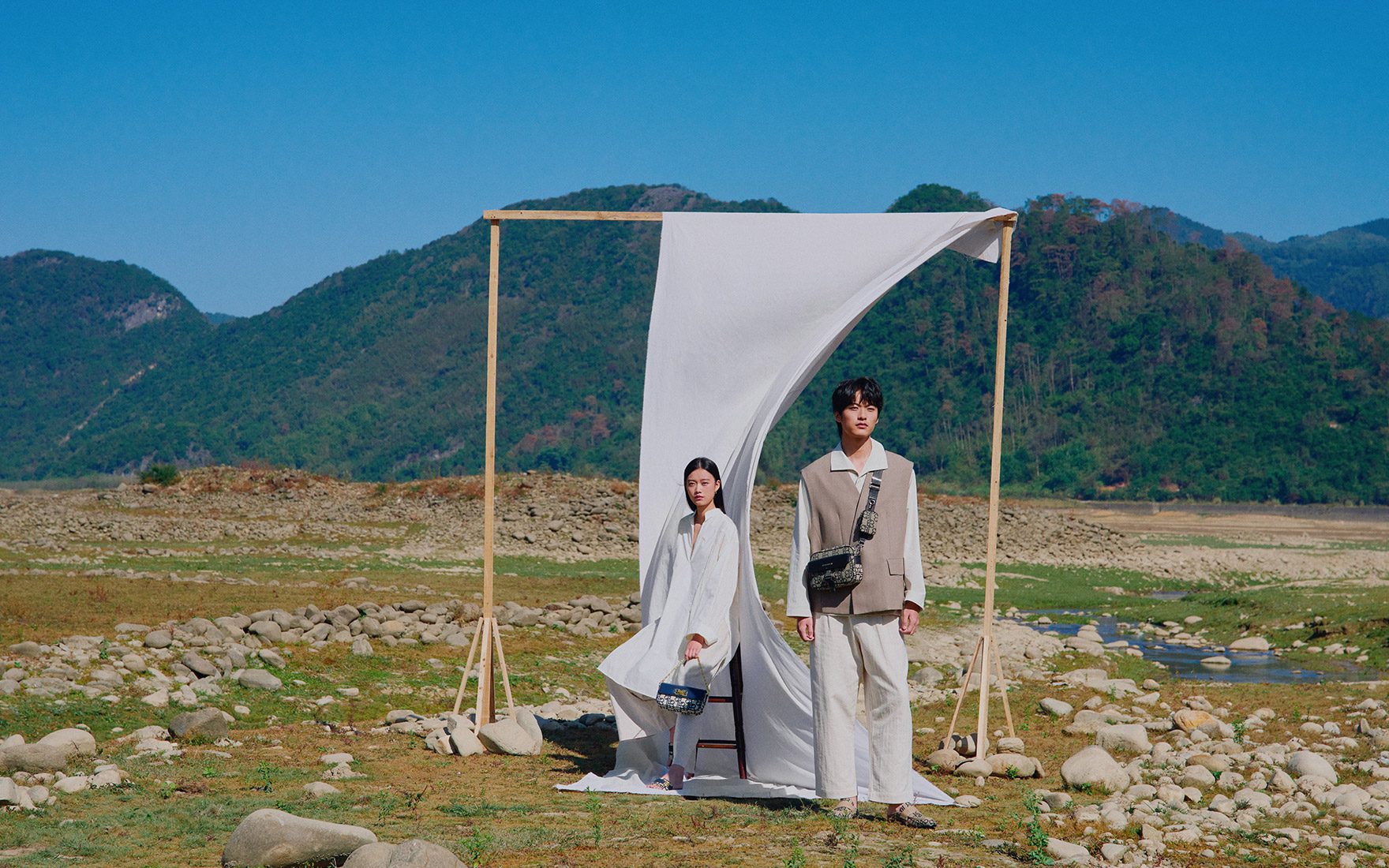 Everbest shoes and handbag photography campaign for spring collection. Fashion photography in nature, China.