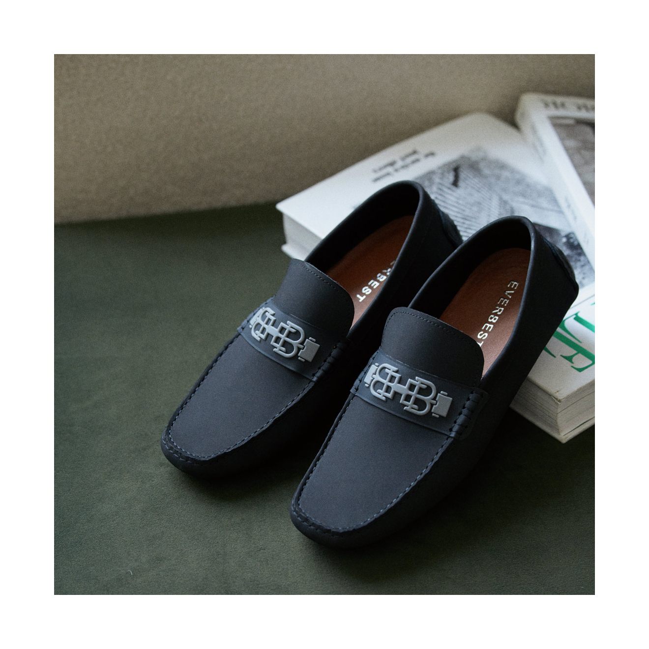 Still life photography for shoes and handbags for Everbest, a fashion brand for Singapore.