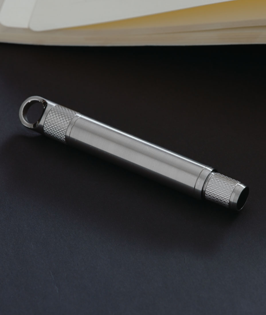 Thomas slim edc pen for kickstarter studio pictures by its visuals